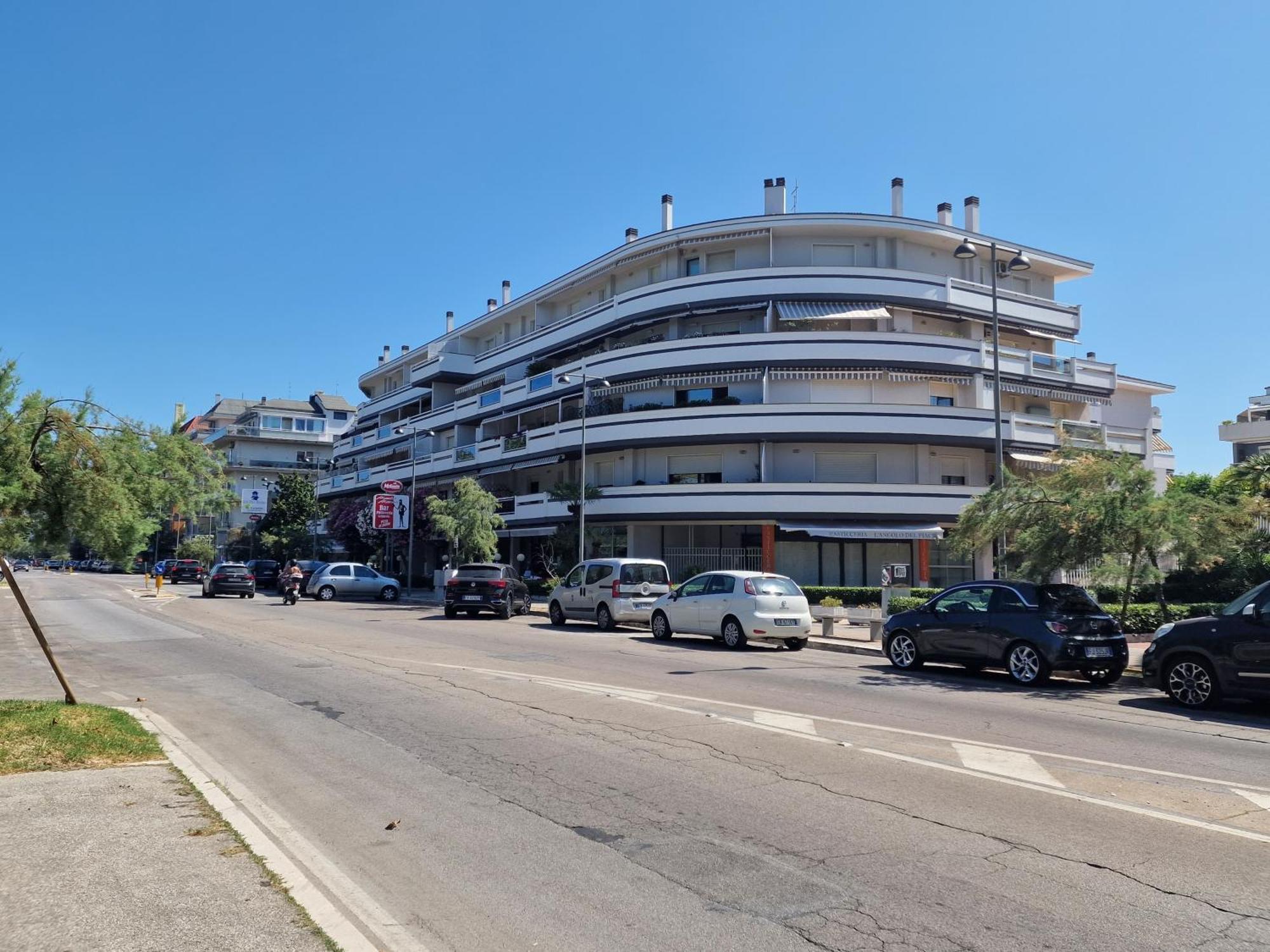 Tramonti Apartments Pescara Exterior photo