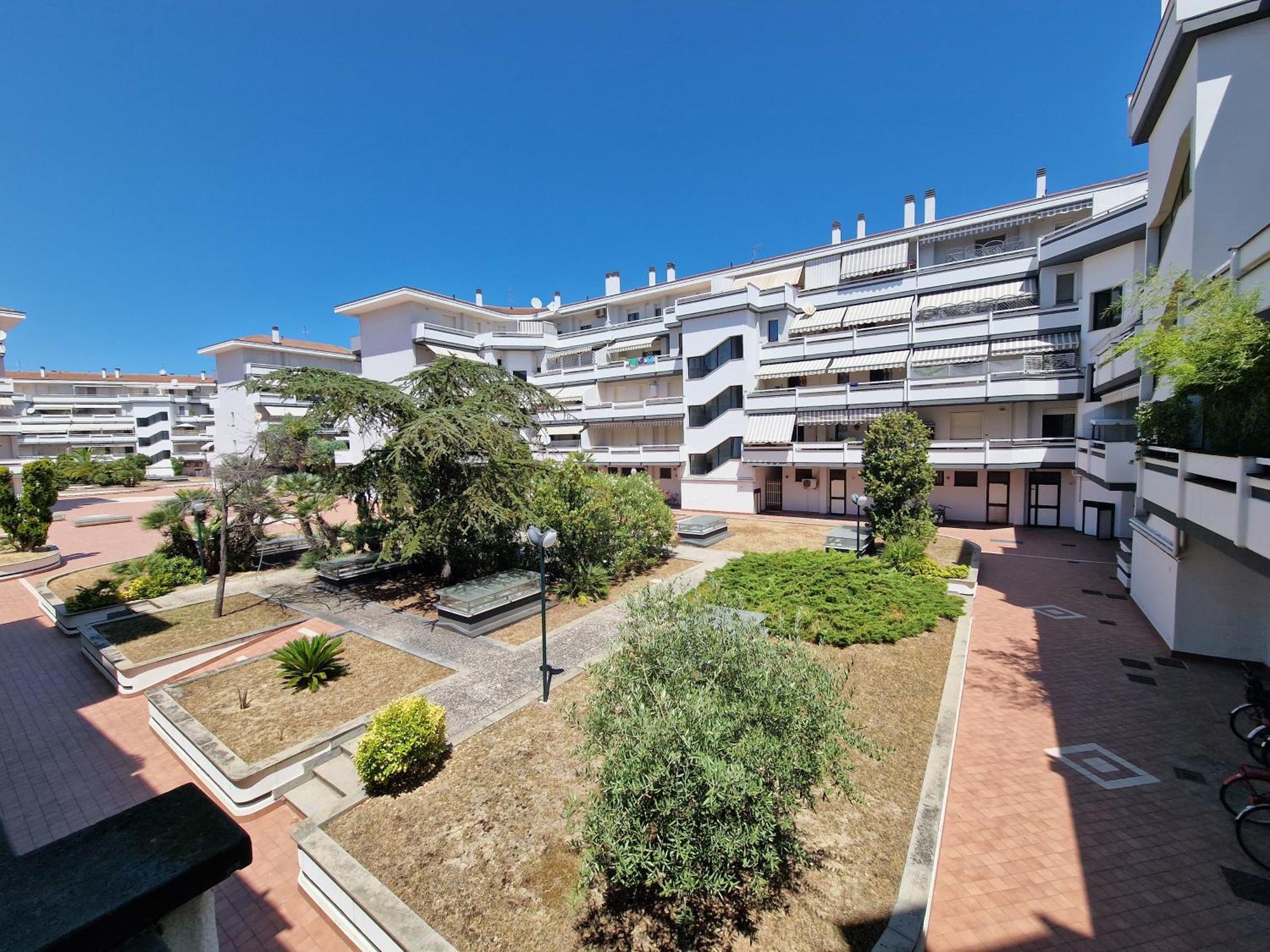 Tramonti Apartments Pescara Exterior photo